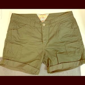 Levi’s green shorts